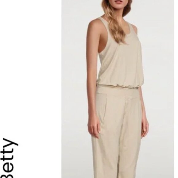 Sweaty Betty Gary Jumpsuit - Pebble Beige - Medium - Picture 1 of 11